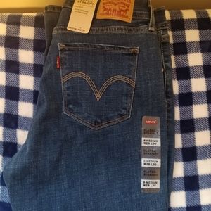 Women's Levi jeans size 6